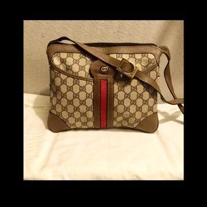 AUTHENTIC GUCCI CROSSBODY BAG